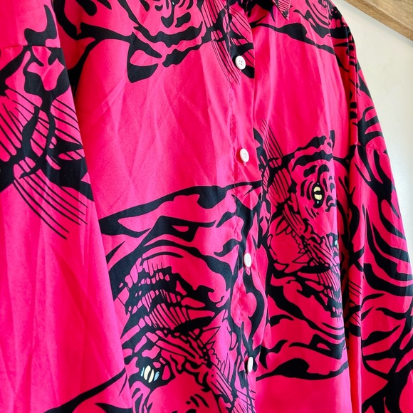 Tiger Cropped Button Down - Picture 3 of 4